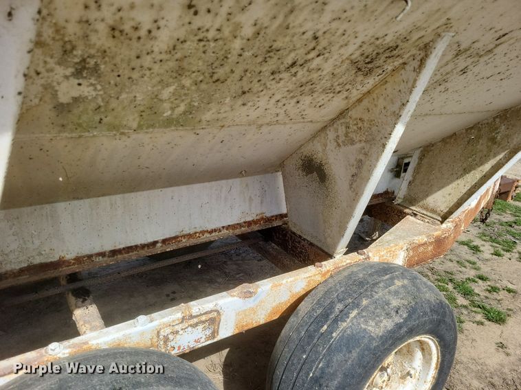 image for item EJ7838 Willmar  spreader