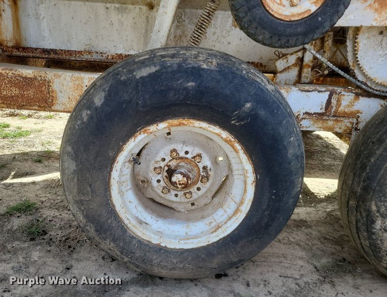 image for item EJ7838 Willmar  spreader