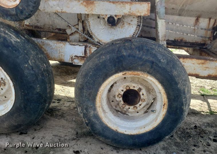 image for item EJ7838 Willmar  spreader