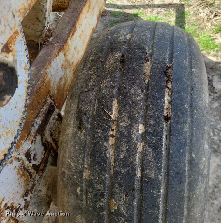 image for item EJ7838 Willmar  spreader