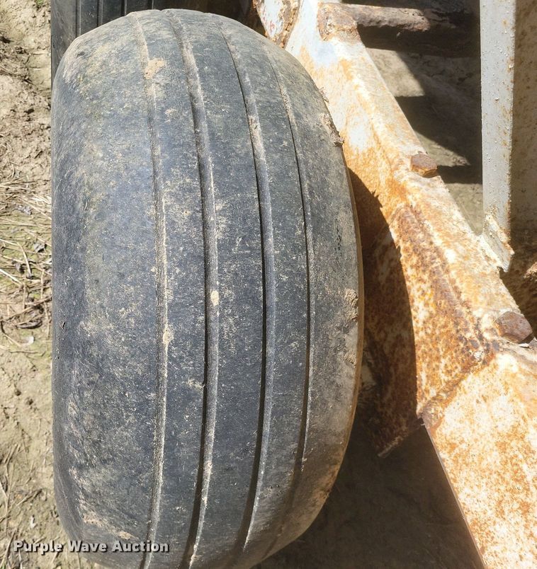 image for item EJ7838 Willmar  spreader
