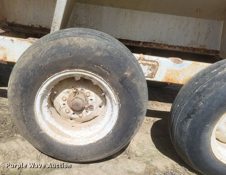 image for item EJ7838 Willmar  spreader