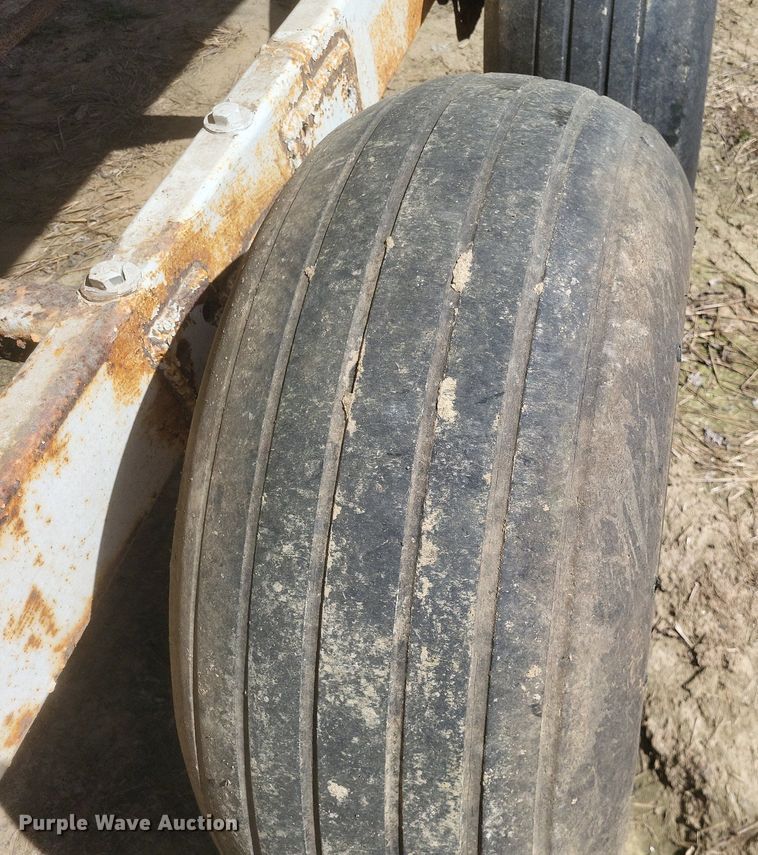 image for item EJ7838 Willmar  spreader