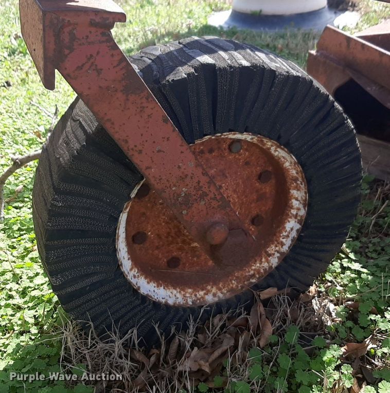 image for item FC9219 2008 Massey Ferguson  2605 tractor