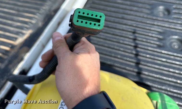 image for item GQ9235 John Deere StarFire 6000 GPS receiver