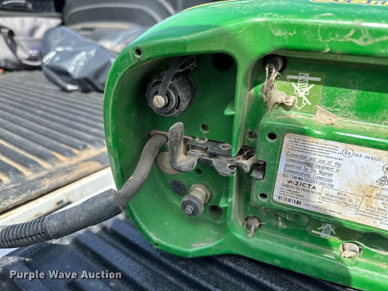 image for item GQ9235 John Deere StarFire 6000 GPS receiver