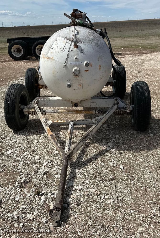 image for item IB9360 NH3 tank trailer