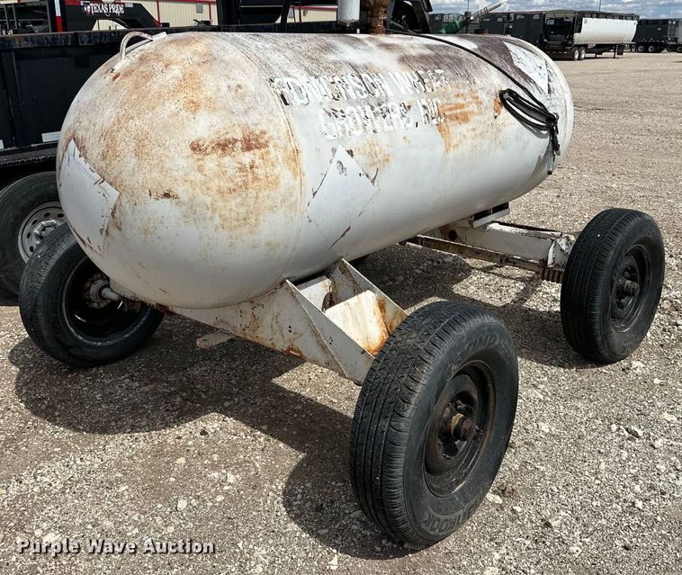 image for item IB9360 NH3 tank trailer