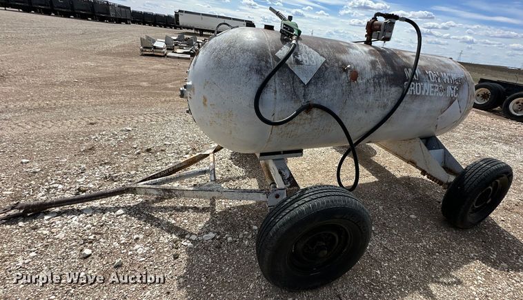 image for item IB9360 NH3 tank trailer