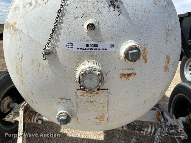 image for item IB9360 NH3 tank trailer