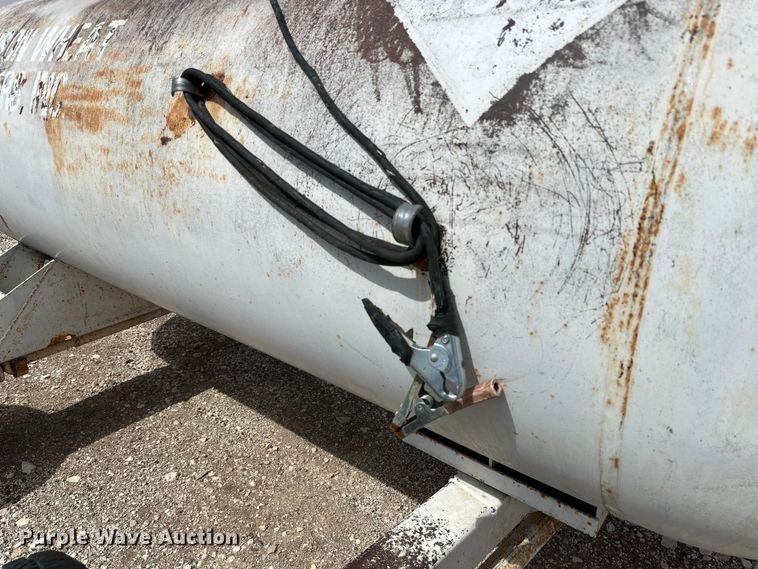 image for item IB9360 NH3 tank trailer