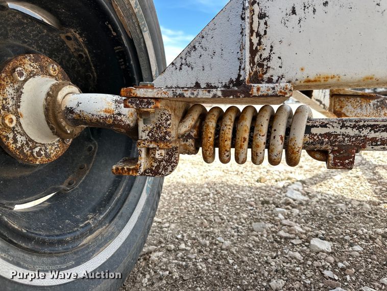 image for item IB9360 NH3 tank trailer