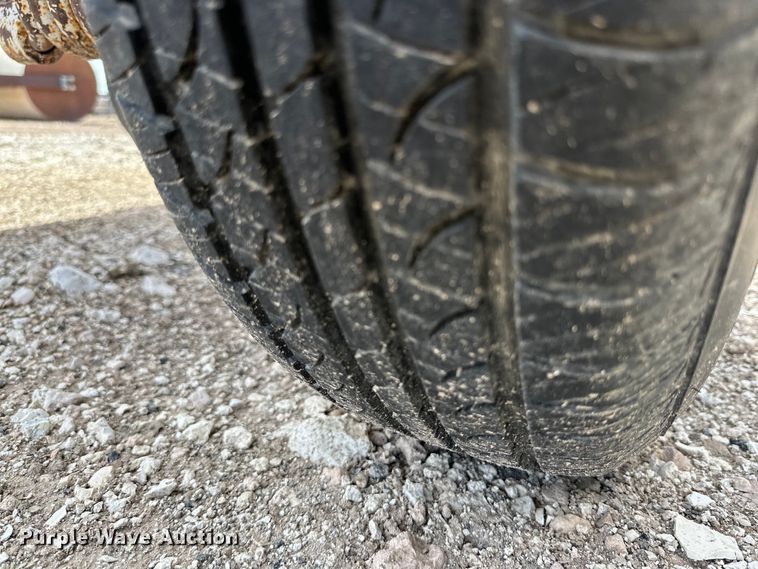 image for item IB9360 NH3 tank trailer