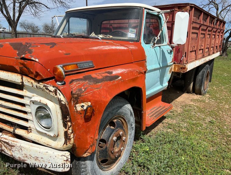 image for item KV9791 1968 Ford F600 grain truck