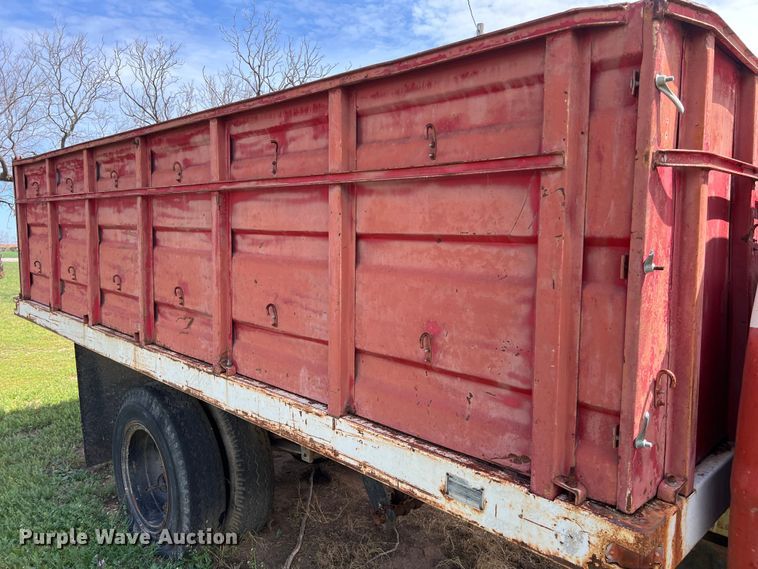 image for item KV9791 1968 Ford F600 grain truck