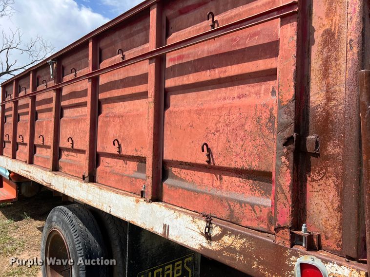 image for item KV9791 1968 Ford F600 grain truck