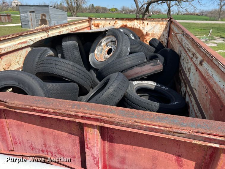 image for item KV9791 1968 Ford F600 grain truck