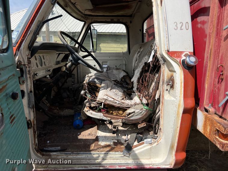 image for item KV9791 1968 Ford F600 grain truck