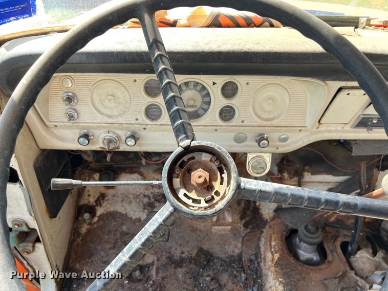 image for item KV9791 1968 Ford F600 grain truck