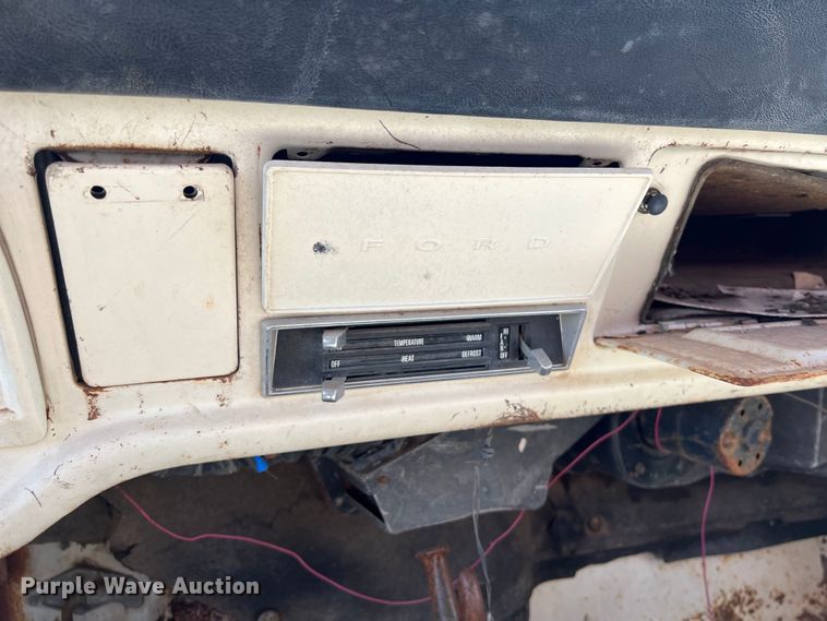 image for item KV9791 1968 Ford F600 grain truck