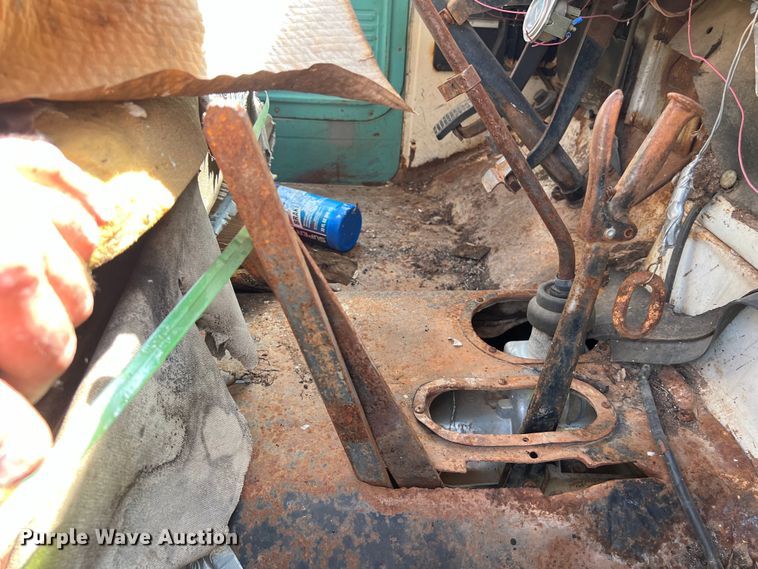 image for item KV9791 1968 Ford F600 grain truck