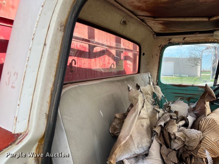 image for item KV9791 1968 Ford F600 grain truck