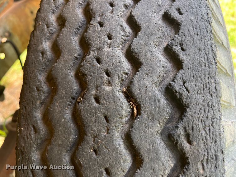 image for item KV9791 1968 Ford F600 grain truck