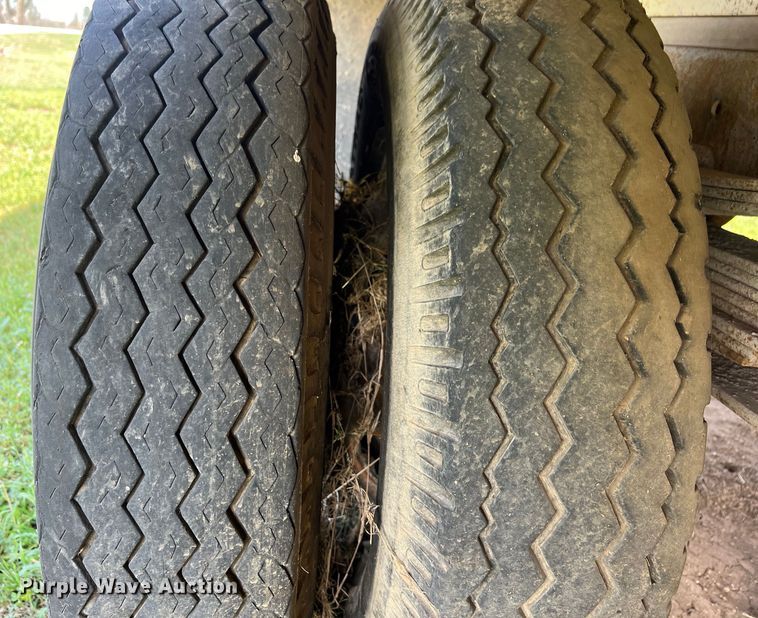 image for item KV9791 1968 Ford F600 grain truck