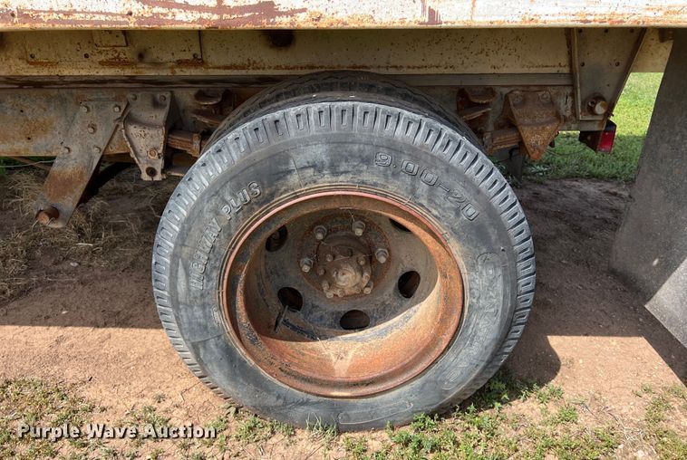 image for item KV9791 1968 Ford F600 grain truck