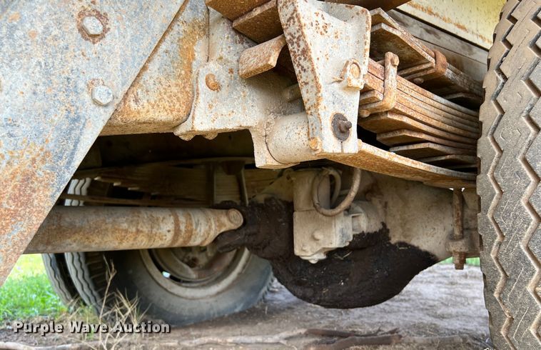 image for item KV9791 1968 Ford F600 grain truck