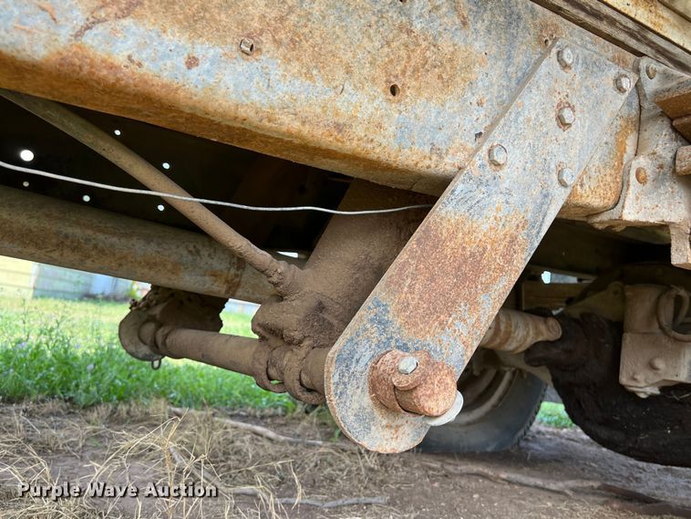 image for item KV9791 1968 Ford F600 grain truck