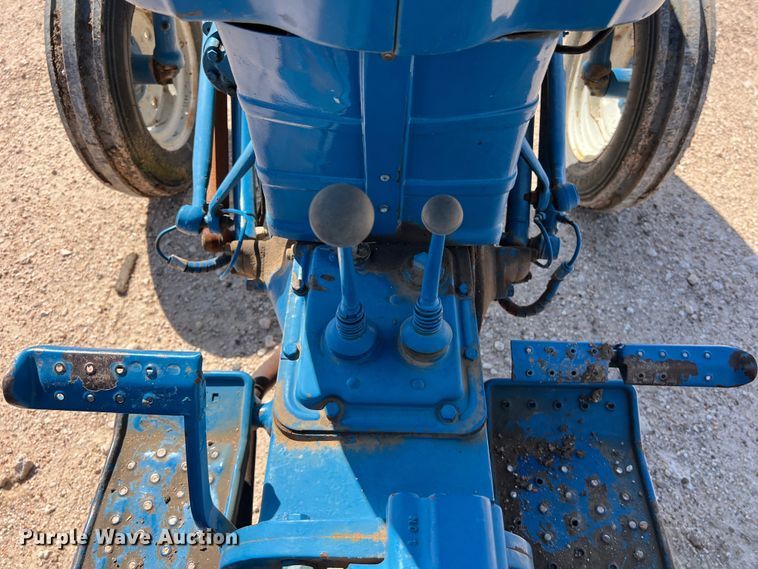 image for item KV9795 Ford 3600 tractor