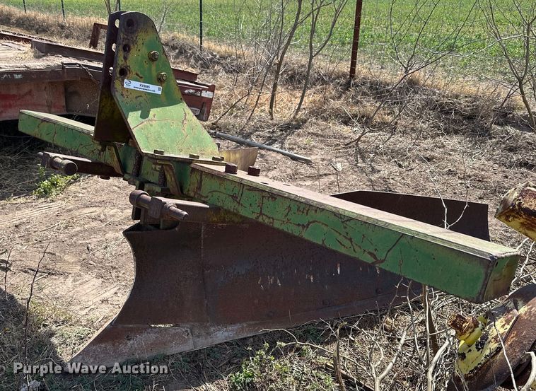image for item KV9885 John Deere sweep plow