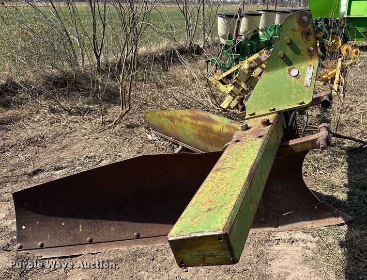 image for item KV9885 John Deere sweep plow