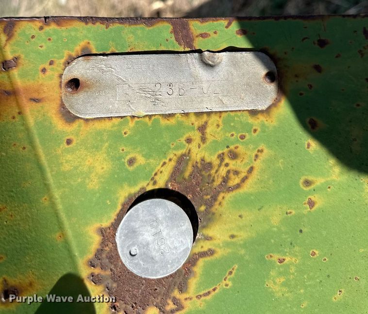 image for item KV9885 John Deere sweep plow