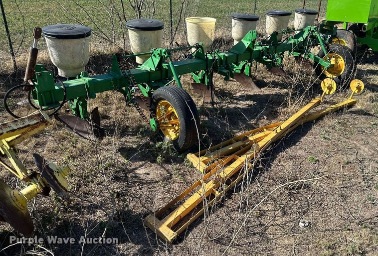 image for item KV9888 John Deere  planter