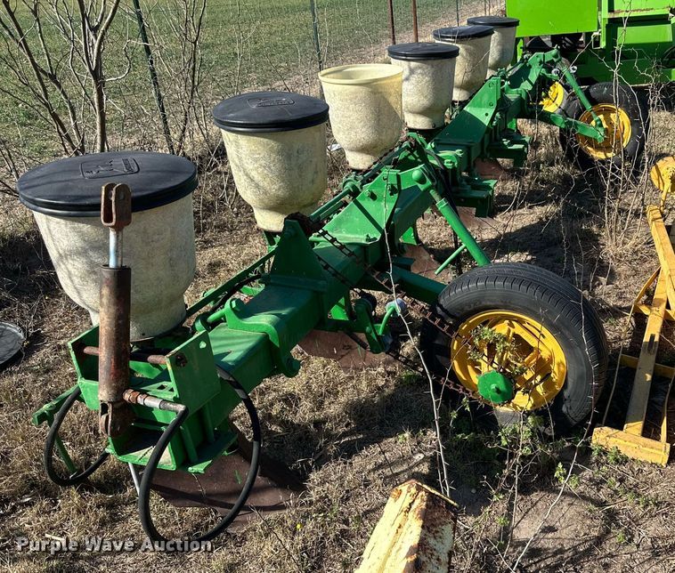 image for item KV9888 John Deere  planter