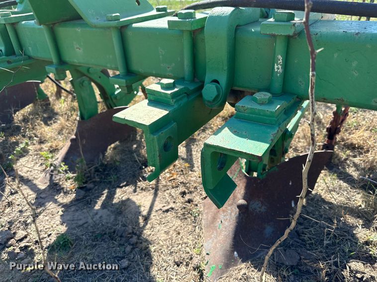 image for item KV9888 John Deere  planter