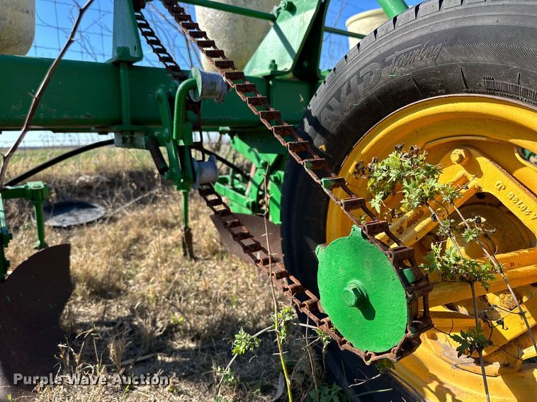 image for item KV9888 John Deere  planter
