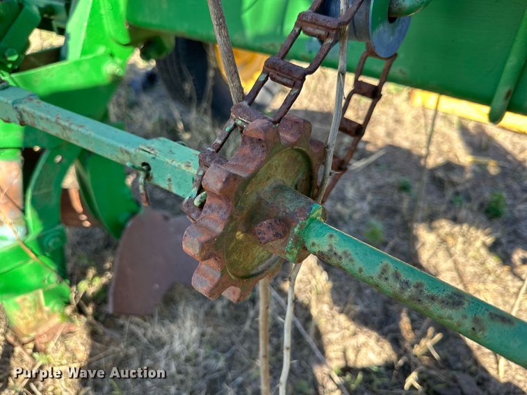 image for item KV9888 John Deere  planter