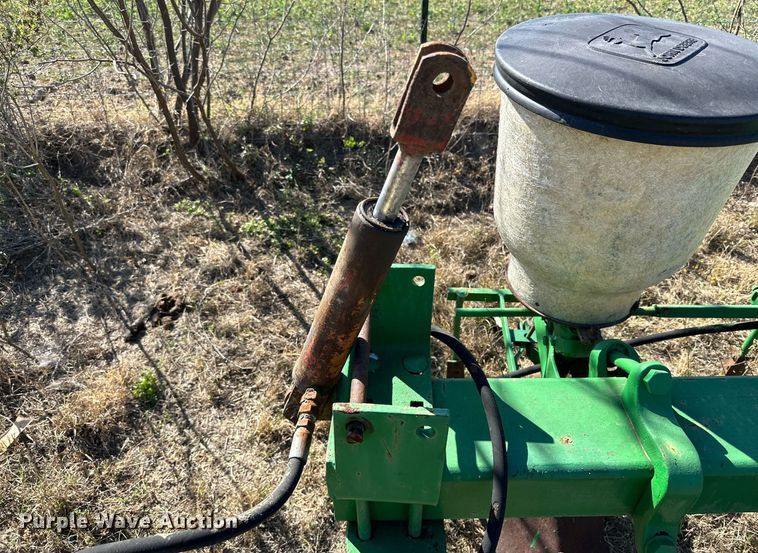 image for item KV9888 John Deere  planter