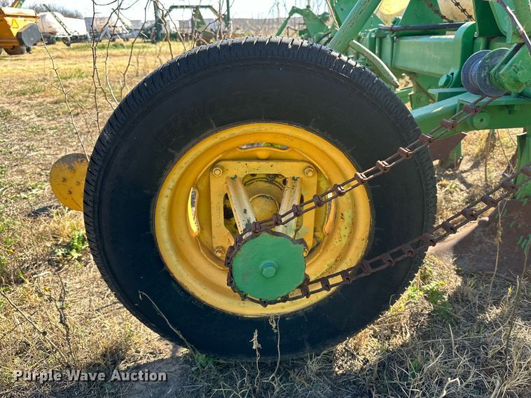 image for item KV9888 John Deere  planter