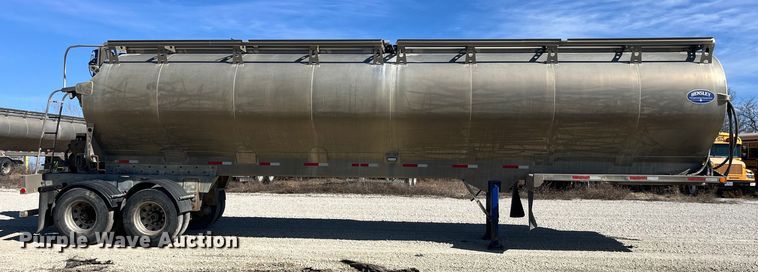 image for item LD9334 2012 Hensley ATLW-36-32-8 feed delivery trailer