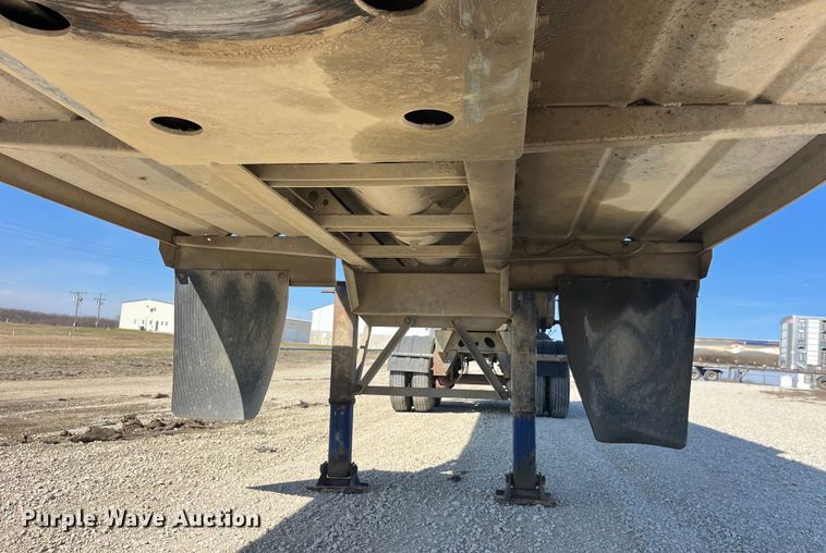 image for item LD9334 2012 Hensley ATLW-36-32-8 feed delivery trailer