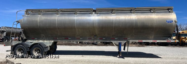 image for item LD9336 2012 Hensley ATLW-36-32-8  feed delivery trailer