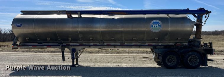 image for item LD9336 2012 Hensley ATLW-36-32-8  feed delivery trailer