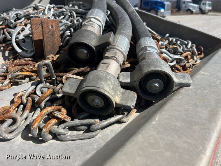 image for item LD9336 2012 Hensley ATLW-36-32-8  feed delivery trailer