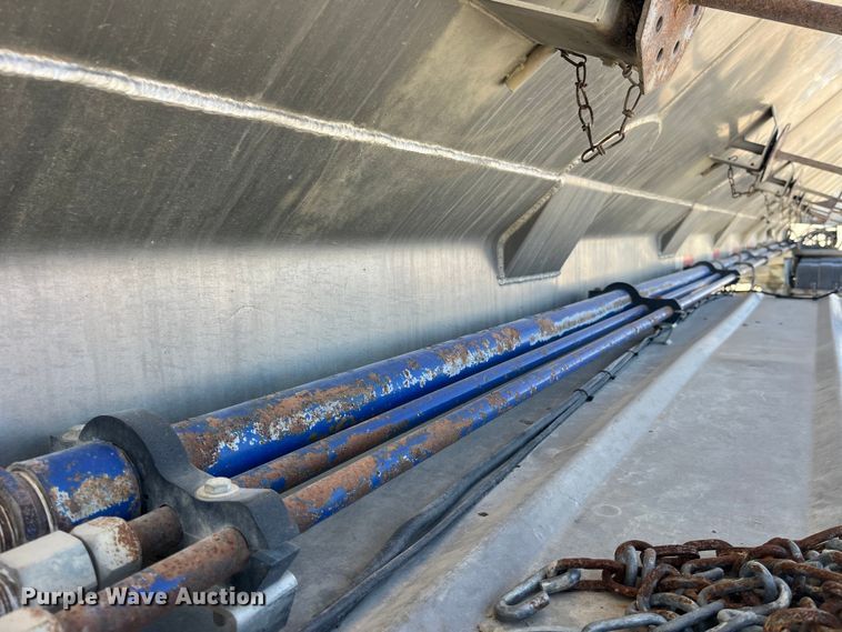 image for item LD9336 2012 Hensley ATLW-36-32-8  feed delivery trailer