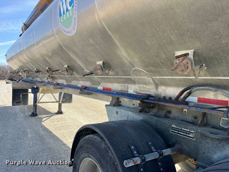 image for item LD9336 2012 Hensley ATLW-36-32-8  feed delivery trailer