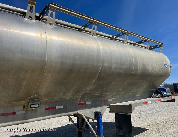 image for item LD9336 2012 Hensley ATLW-36-32-8  feed delivery trailer